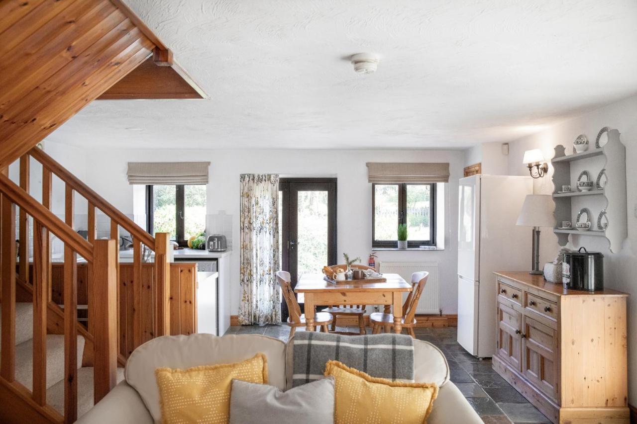 Downe Cottages Hartland Esterno foto