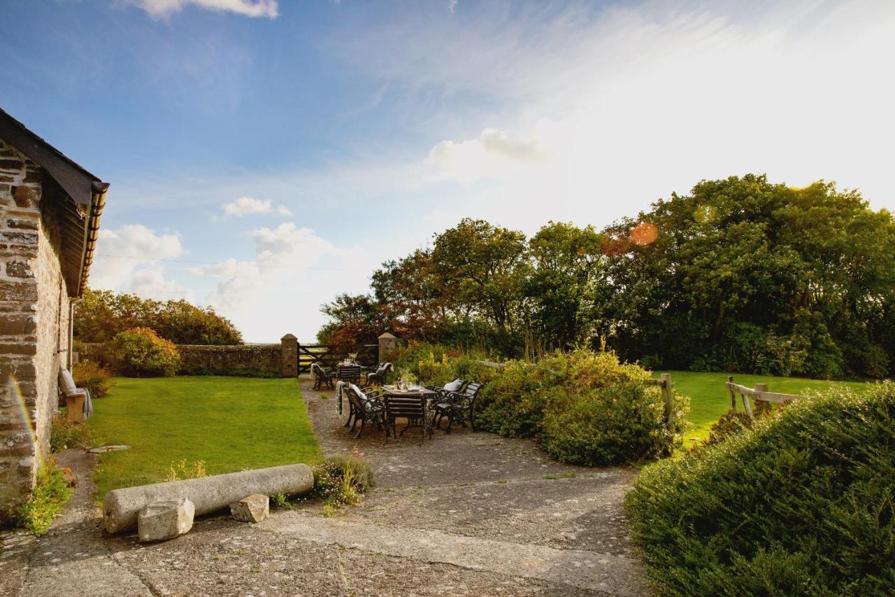 Downe Cottages Hartland Esterno foto