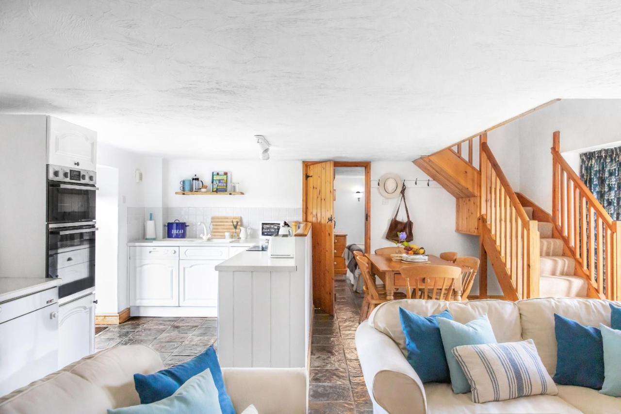 Downe Cottages Hartland Esterno foto